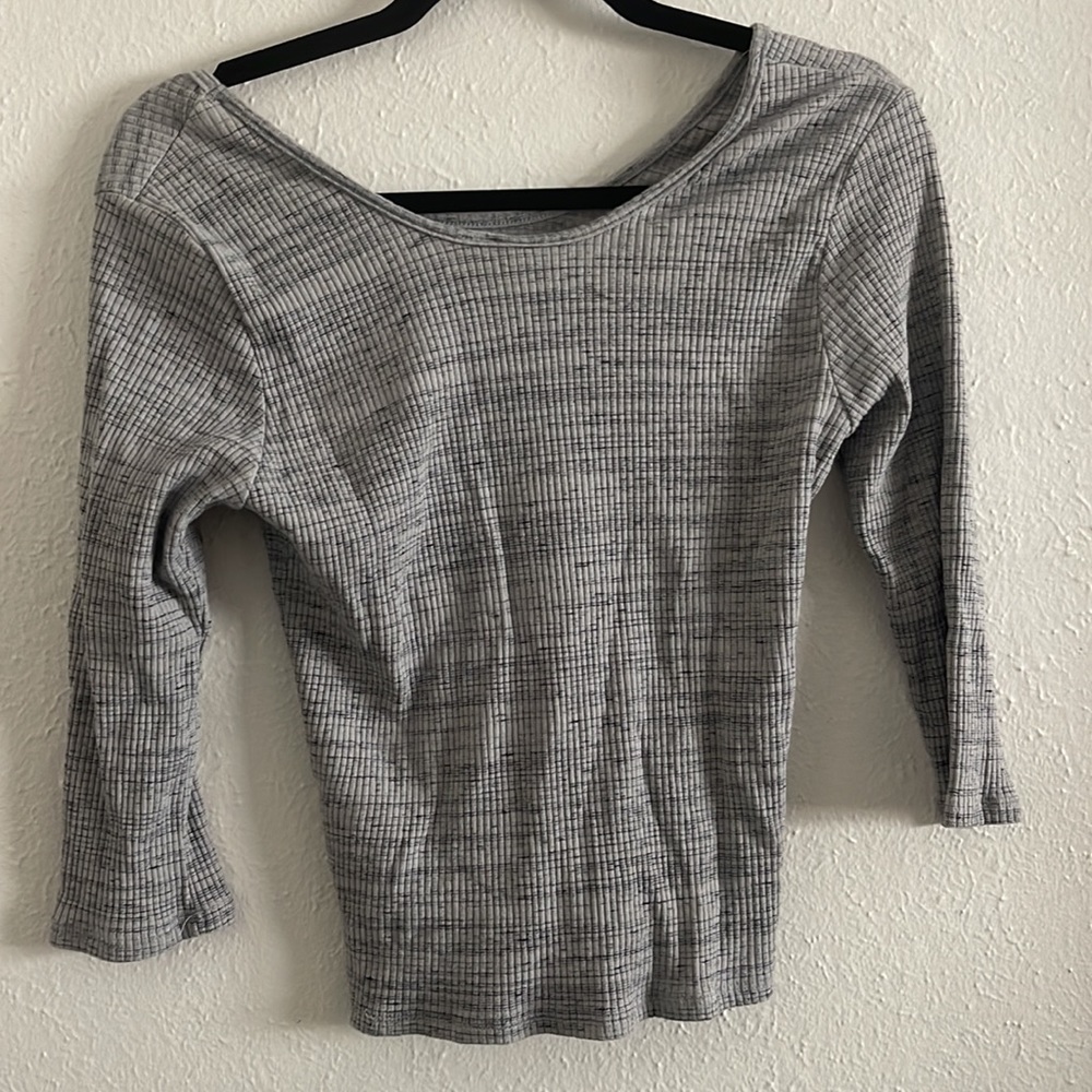 Long sleeve grey crop shirt - Picture 2 of 3